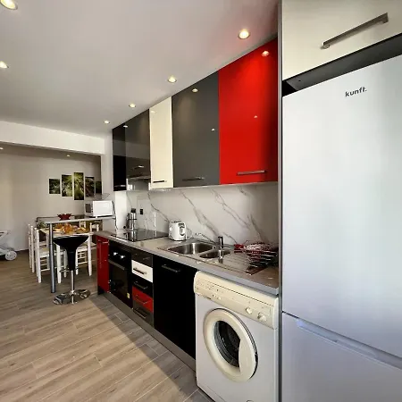 Apartment Downtown With Pool By Homing Albufeira