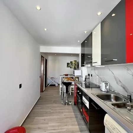 Downtown With Pool By Homing Apartment