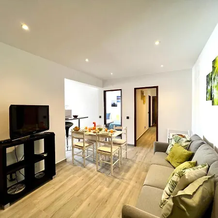 Downtown With Pool By Homing Apartment *