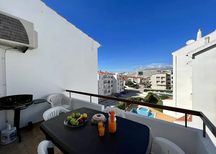 아파트 Downtown With Pool By Homing 알부페이라