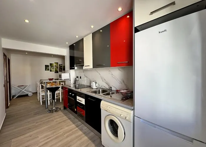 아파트 Downtown With Pool By Homing 알부페이라