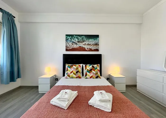 Downtown With Pool By Homing Albufeira