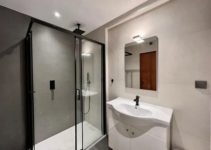 Downtown With Pool By Homing 알부페이라