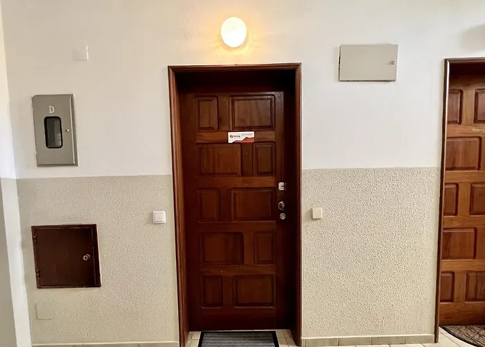 Downtown With Pool By Homing 알부페이라