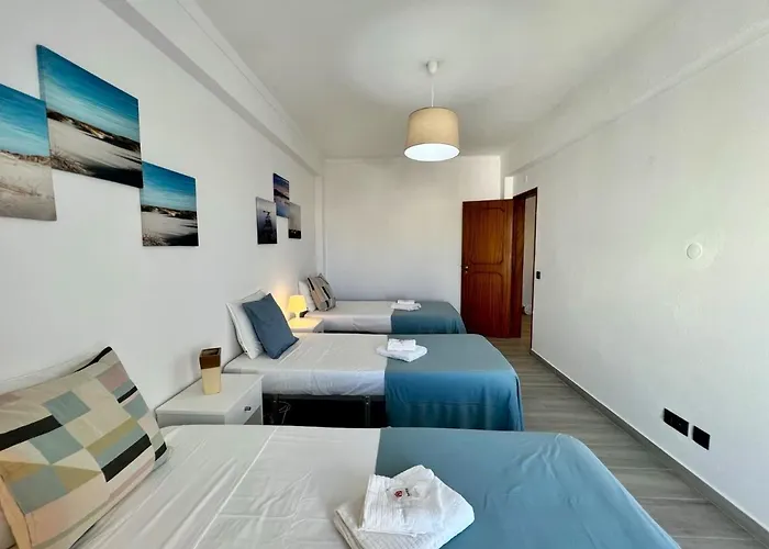 Downtown With Pool By Homing 아파트 *