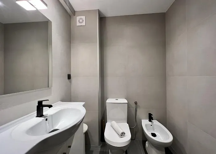 Downtown With Pool By Homing 아파트 *